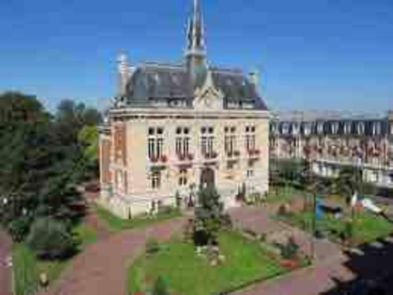 Appartement 2 Pieces Au Raincy Proche De Paris Le Raincy Exterior foto